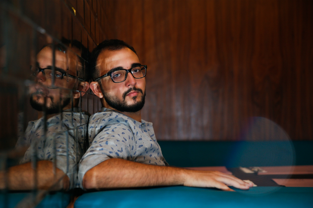 Seria o escritor Raphael Montes um canibal?