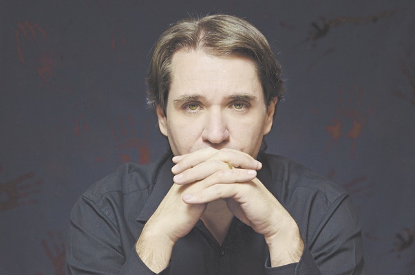 Ultra Carnem, de Cesar Bravo: uma perspectiva do Inferno