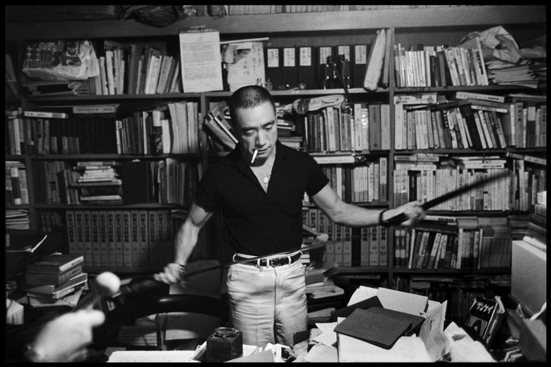 O desejo em “Confissões de uma Máscara”, de Yukio Mishima O desejo na obra Confissões de uma Máscara de Yukio Mishima