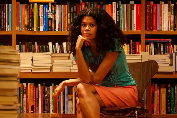 Brutalidade em transição – Enterre seus Mortos, de Ana Paula Maia