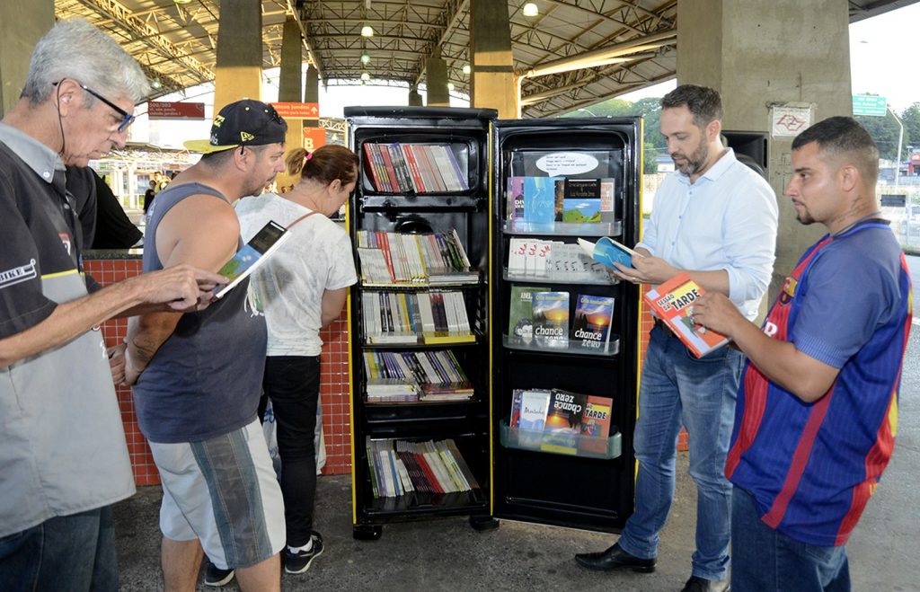 Exemplo de uma geladeira literária