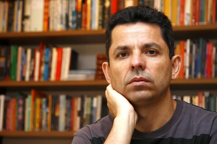 Entrevista com Miguel Sanches Neto